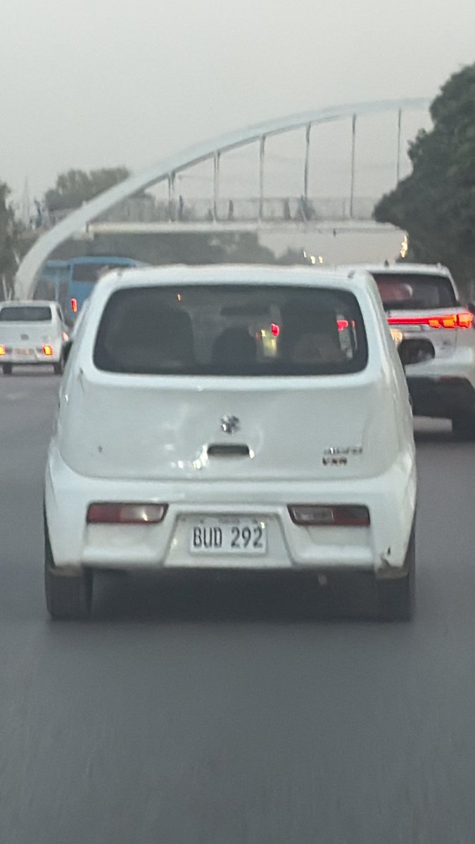 Wimbkf's tweet photo. I want to report an incident of severe harassment and reckless driving on Islamabad expressway today. A man with a beard driving a white Alto with plate number *BUD-292* deliberately harassed me for about 20 minutes.@OfficialDPRPP @RwpPolice @ICT_Police  1/5 https://t.co/4WqCT2Sgme