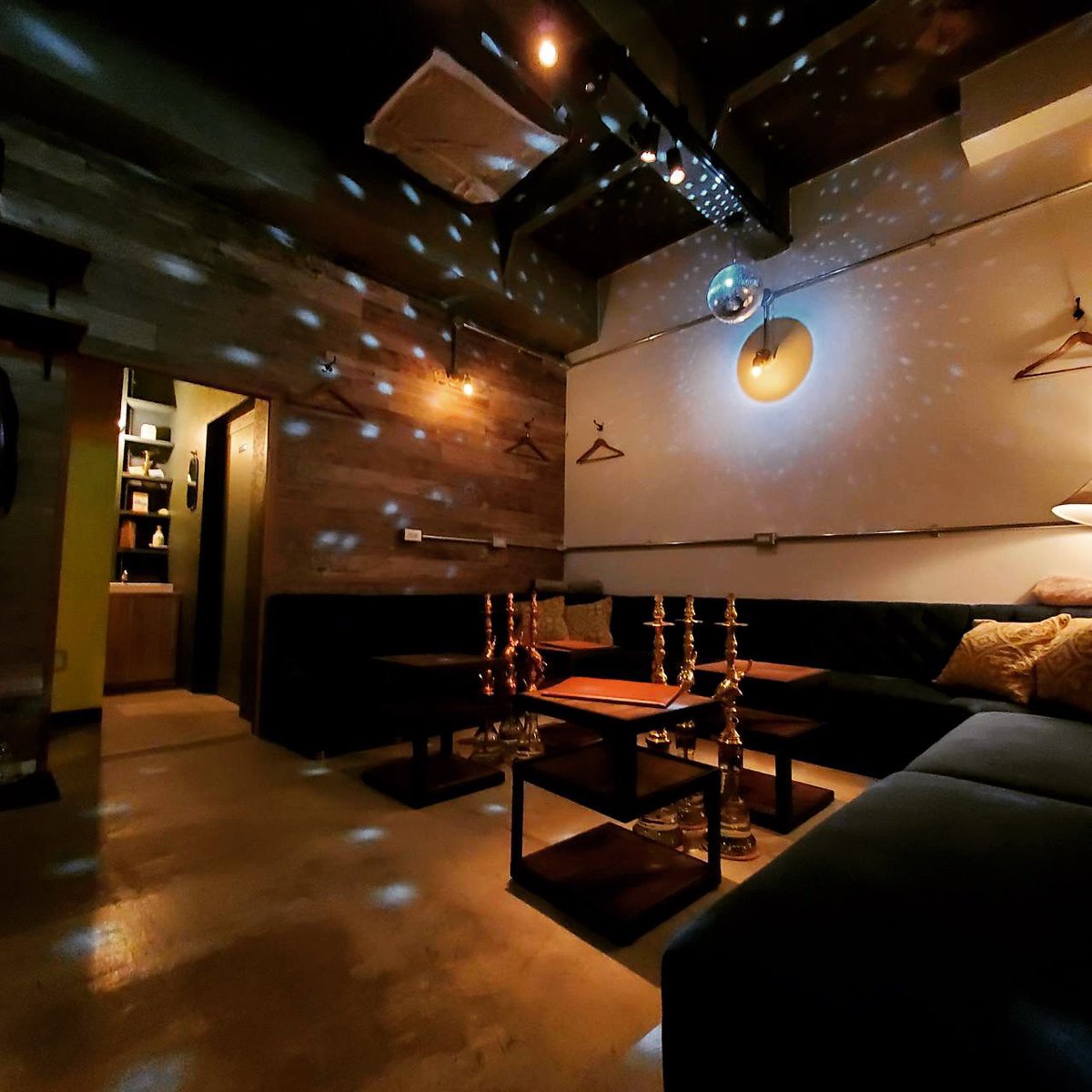 beyond_moffoom's tweet photo. 新板橋ビヨンド、営業終了しました🌙
本日もご来店いただきありがとうございました

明日も19時にオープン！

スタッフ一同皆さまのご来店お待ちしております🙇‍♀️

#シーシャ #板橋 #moffoom  #Beyond https://t.co/9ou1BWfiiU