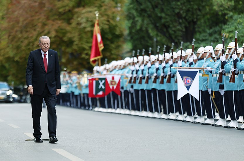 mustafasenbd's tweet photo. Türkiye Büyük Millet Meclisi 28’inci Dönem 5’inci Yasama Yılı açılışını Genel Başkanımız, Cumhurbaşkanımız Sayın @RTErdogan’ın teşrif ve hitaplarıyla gerçekleştirdik.

Yeni yasama yılının ülkemiz ve necip milletimiz için hayırlara vesile olmasını Cenab-ı Hak’tan niyaz ediyorum. https://t.co/Q5ggdVKnQl