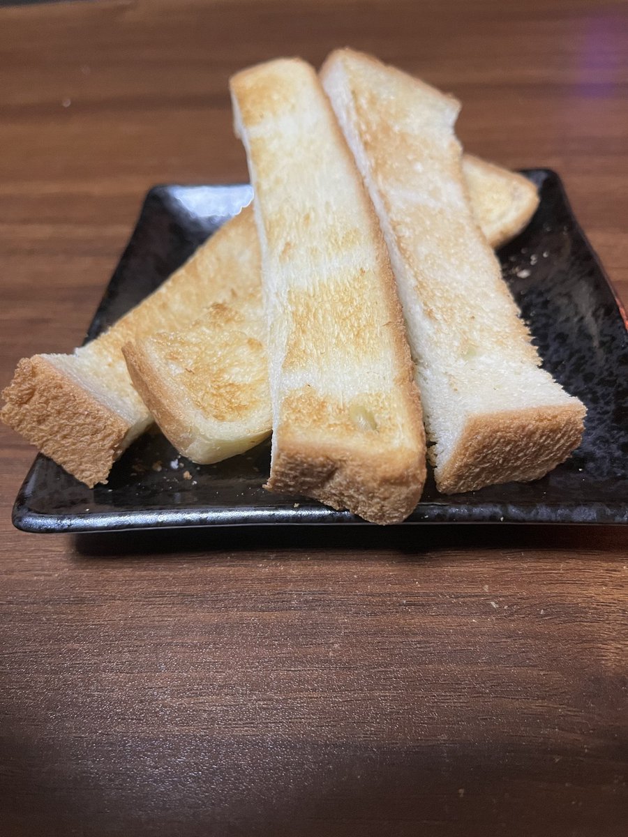 tuginalu's tweet photo. #よすがに餌付け
#晩ごはん
#飯テロ

最近は夜が涼しくて寝るのもエアコンをつける事が少なくなりました。

お品書き

ハンバーグとチキンのグリル
コーンスープ
焼き食パン

やっぱりコーンを蒸して裏ごししたコーンスープは濃厚で美味しいけど
めんどくさいなぁー

残り2ヶ月やっぱり1年早いなぁ〜 https://t.co/vIOkUXdaUf