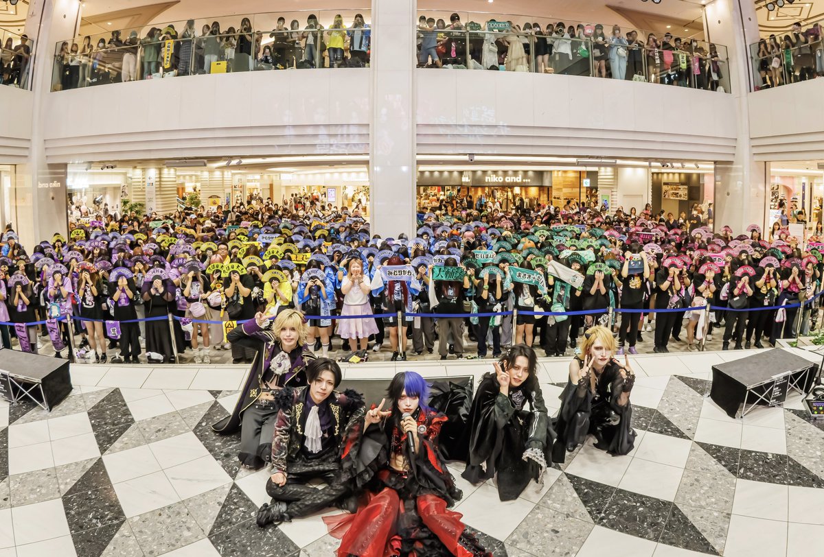 0153_official's tweet photo. 本日はサンシャインシティフリーライブたくさんのご来場ありがとうございました！！

11月10日にZepp新宿にて初心者にも優しいワンマンが開催されます🔰
ぜひ遊びにきてください🔥 https://t.co/yRvjdPDv8Q