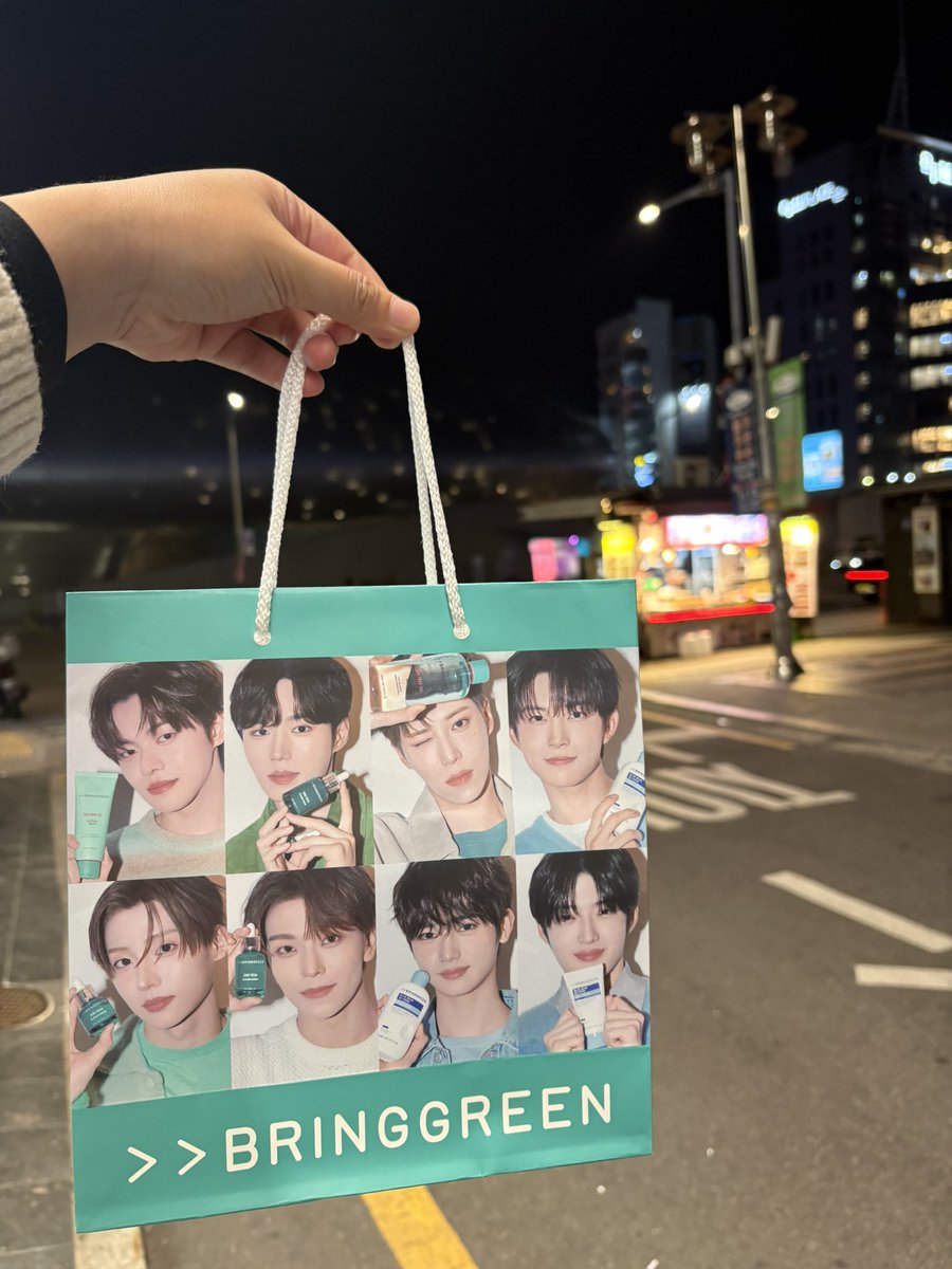 longwoni's tweet photo. “ald1 is not even popular” bro be fr 😭 i literally saw them and heard their songs being played EVERYWHEREEE during my last trip to korea 🤗 https://t.co/NpQJLKCy3v
