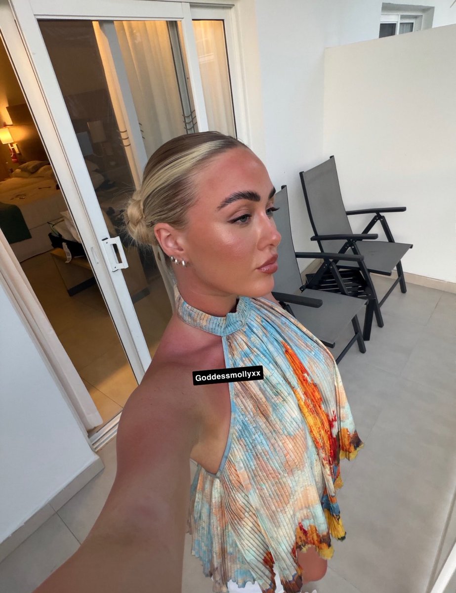 goddessmollyxx tweet picture