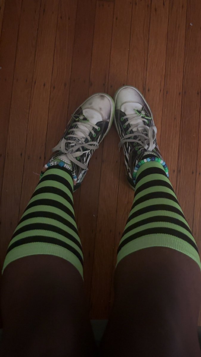 zanensfw17's tweet photo. Scene femboy 😚💚🖤 #femboy #scenekid happy spooky szn everyoneee~ https://t.co/vpN05ALg9s