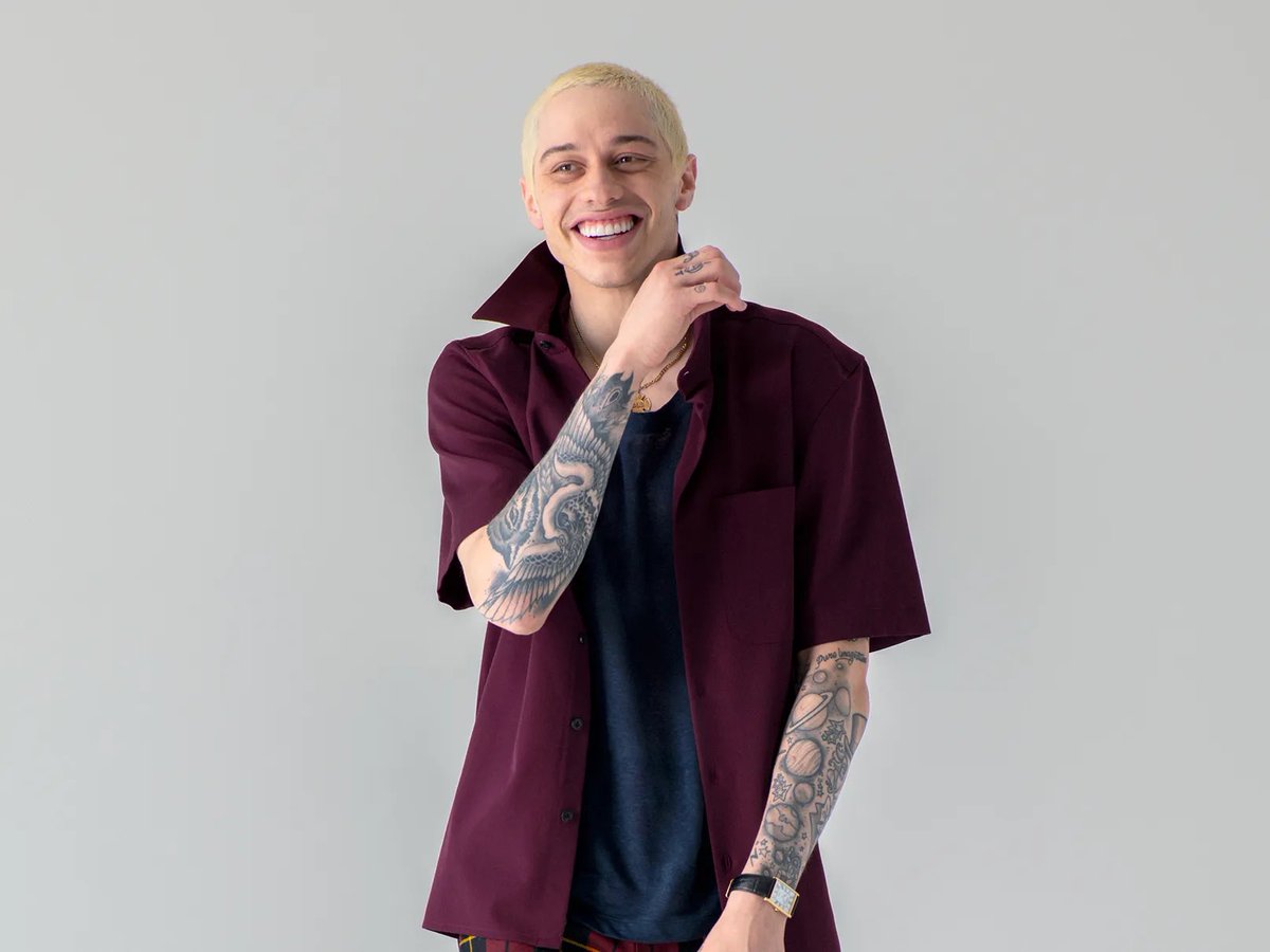 SolaceCinema's tweet photo. Pete Davidson mocks social media influencers who dance on camera: “Who the fuck are you? What do you do? Nothing.”

Davidson just filmed Doug Liman’s Bitcoin movie that uses generative AI and stars Gal Gadot.

(via @Variety) https://t.co/QPeJgQ9wiF