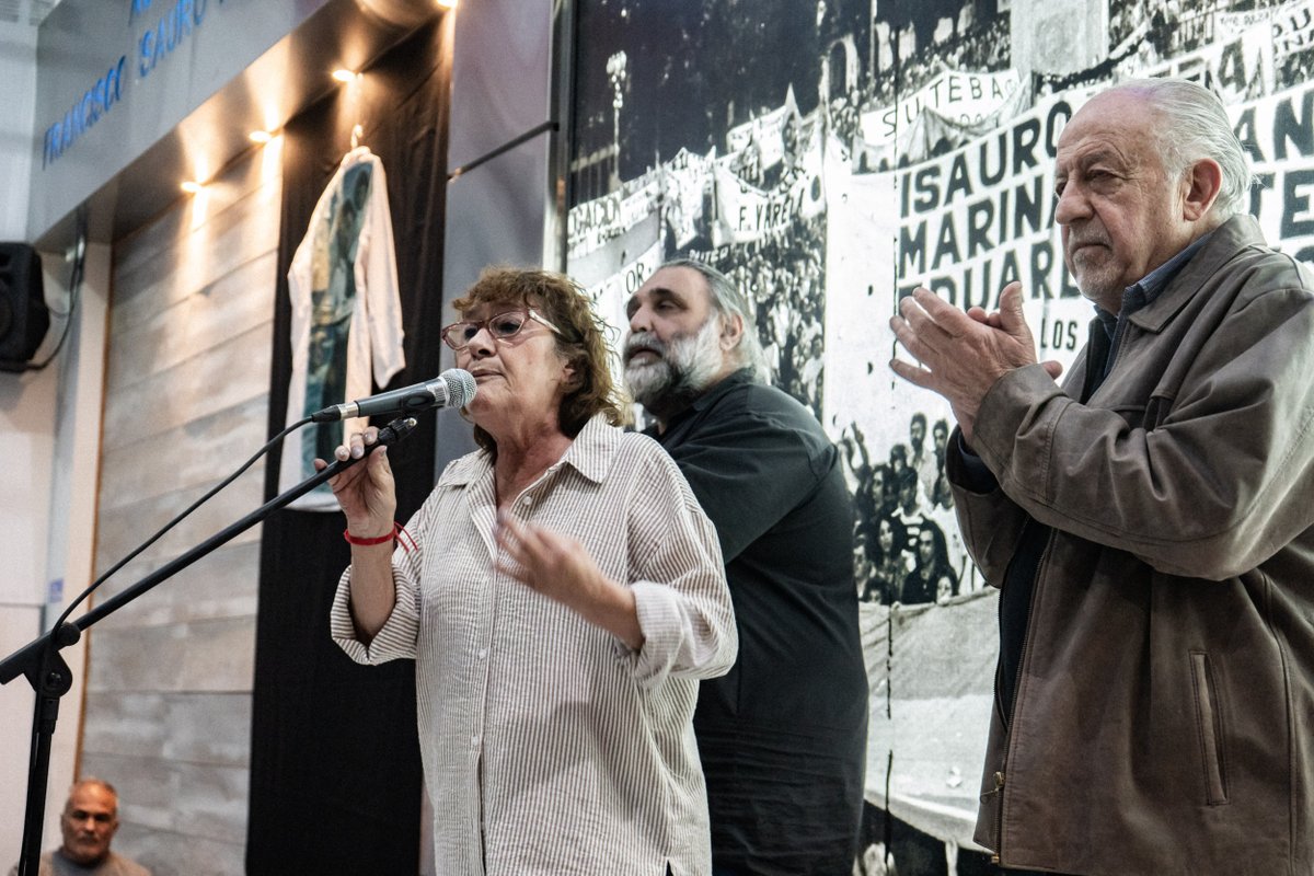 cteracta's tweet photo. Asumió la nueva Junta Ejecutiva de CTERA. 
 
Una nueva etapa para seguir defendiendo la educación pública, los derechos de las y los trabajadores, la democracia y la soberanía. 

 ¡Viva la lucha docente! ¡Viva CTERA!  

🔗https://t.co/ilIpyX4ZFG https://t.co/ymA53EIGdw