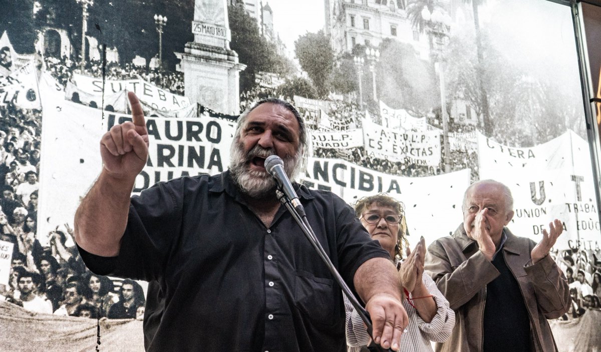 cteracta's tweet photo. Asumió la nueva Junta Ejecutiva de CTERA. 
 
Una nueva etapa para seguir defendiendo la educación pública, los derechos de las y los trabajadores, la democracia y la soberanía. 

 ¡Viva la lucha docente! ¡Viva CTERA!  

🔗https://t.co/ilIpyX4ZFG https://t.co/ymA53EIGdw