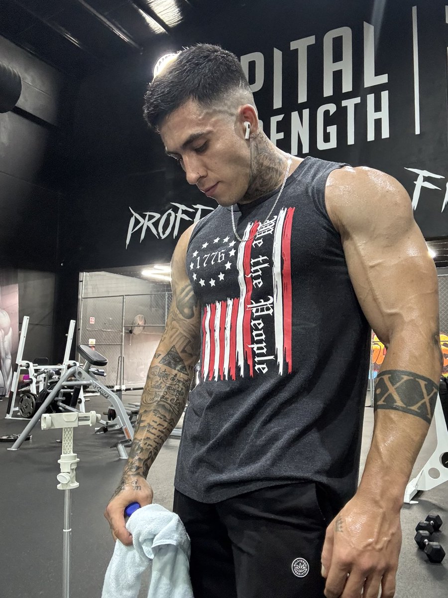 GioMalo_69's tweet photo. ๐ฝ
#GioMalo #ArmDayPump #Vascularity #AestheticPhysique #GymMotivation #InkedFit https://t.co/zEjpQWgpQR