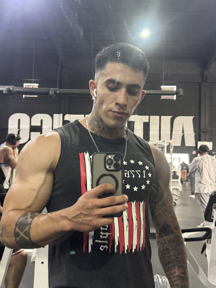 GioMalo_69's tweet photo. ๐ฝ
#GioMalo #ArmDayPump #Vascularity #AestheticPhysique #GymMotivation #InkedFit https://t.co/zEjpQWgpQR