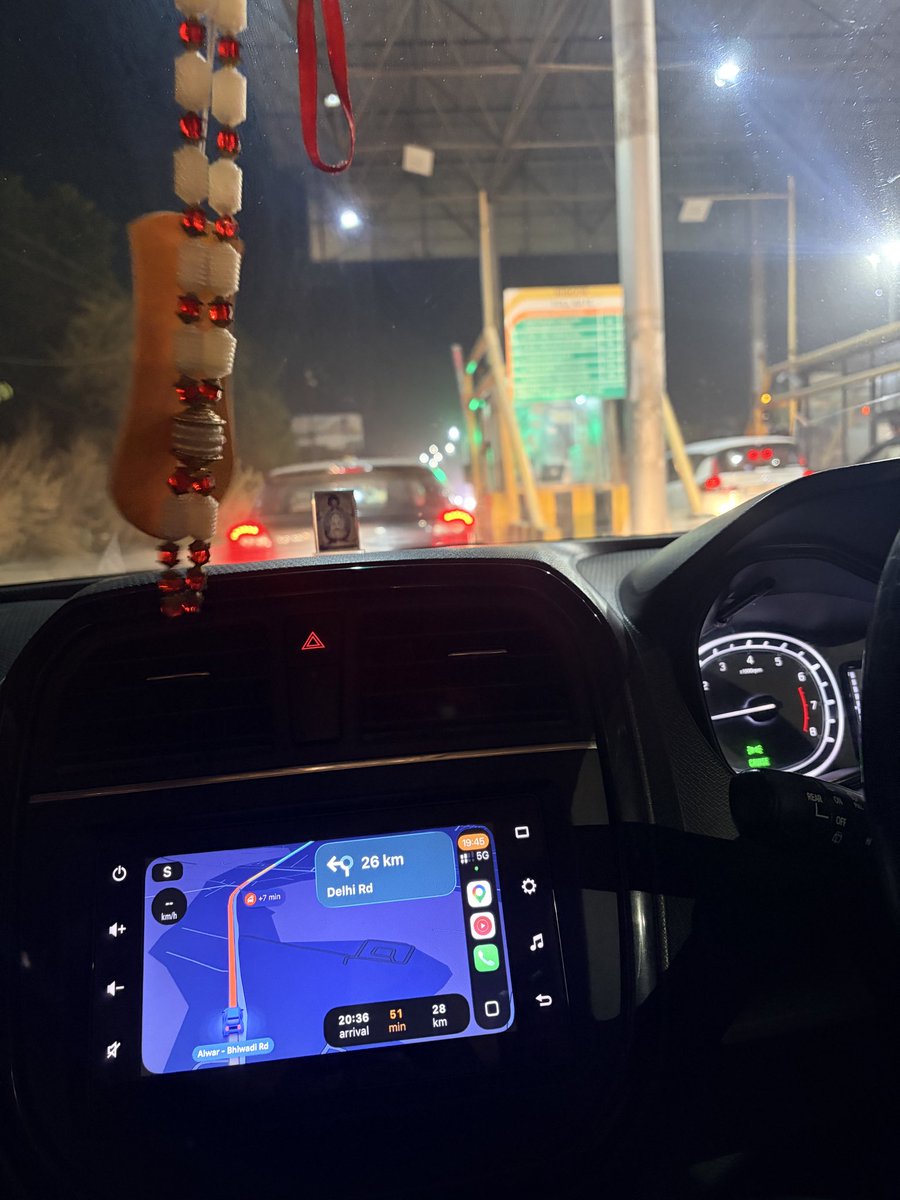 grvjn_99's tweet photo. SH-25 (Alwar-Bhiwadi) condition: Jams, severe potholes, and waterlogged toll plazas. Yet, the toll tax is collected religiously every day. Middle-class taxpayers are just funding the circus at this point. 🤡

@MORTHIndia @Nitin_Gadkari @RajCMO @RajasthanGovt #Alwar #Bhiwadi https://t.co/D79wMUaSWU