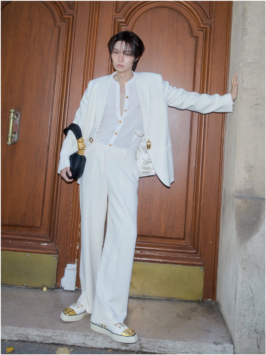 nampingnapat's tweet photo. Ready for this season of Schiaparelli

#KengNamping #KengHarit #nampingster @Schiaparelli #Schiaparelli #PFW https://t.co/SKc12BieKe
