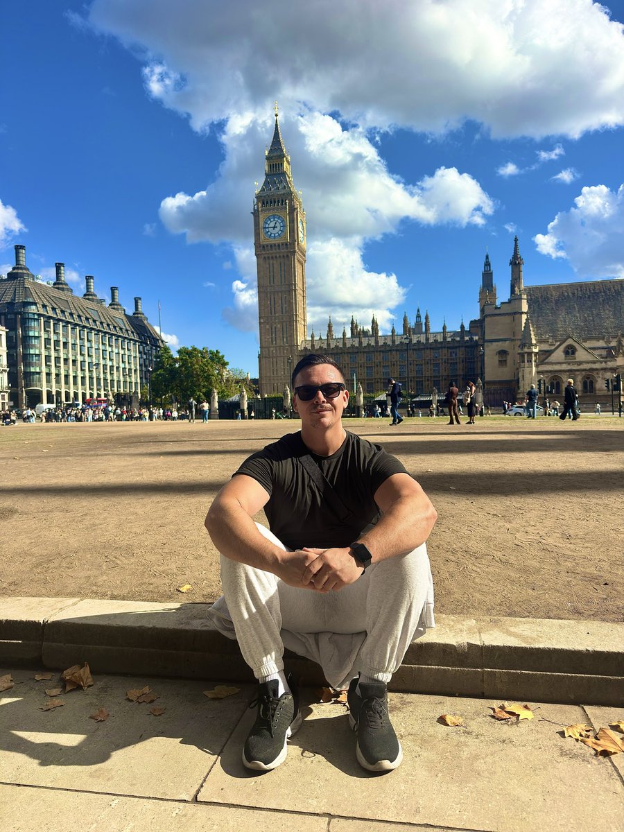 jackjonestv's tweet photo. London is the best city in the world ❤️🇬🇧 https://t.co/7MkSM9w79x