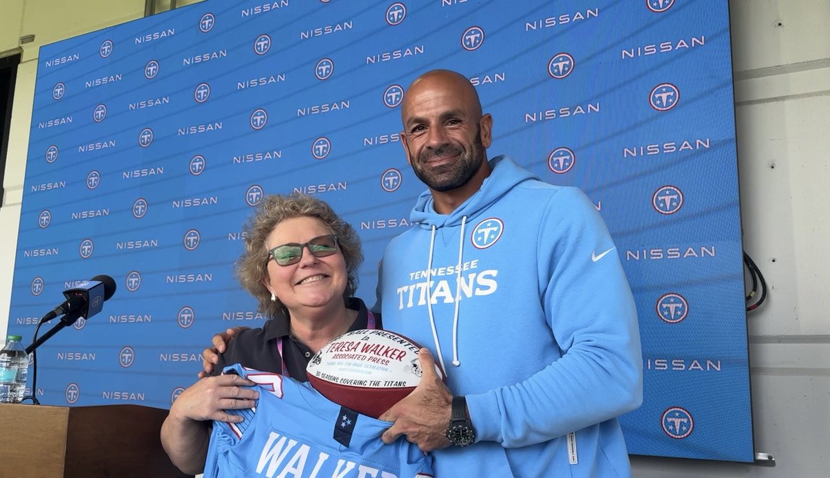PaulKuharskyNFL's tweet photo. #Titans saluted @TeresaMWalker as she retires after a long career covering Nashville sports. Also fed the media brunch on her behalf.  

Press corps chipped in to finance a big night out for her and her husband. https://t.co/1XSJZBsJsC