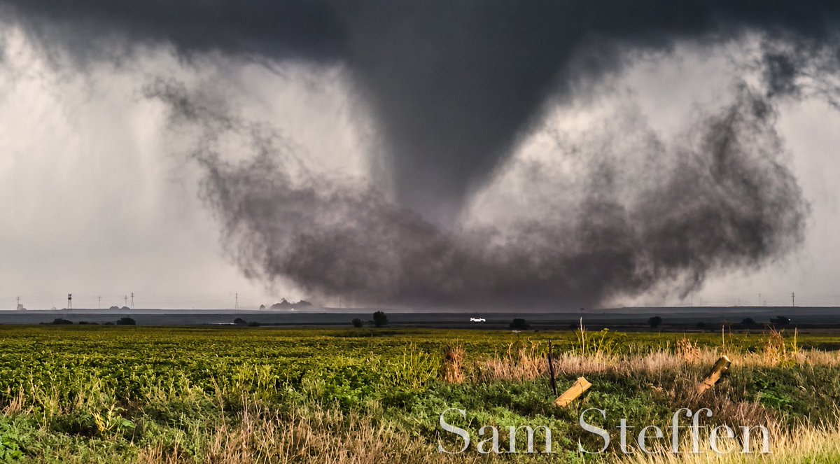 samsteffen28's tweet photo. What a shot yesterday near Susank Kansas https://t.co/oPGdHZckBP