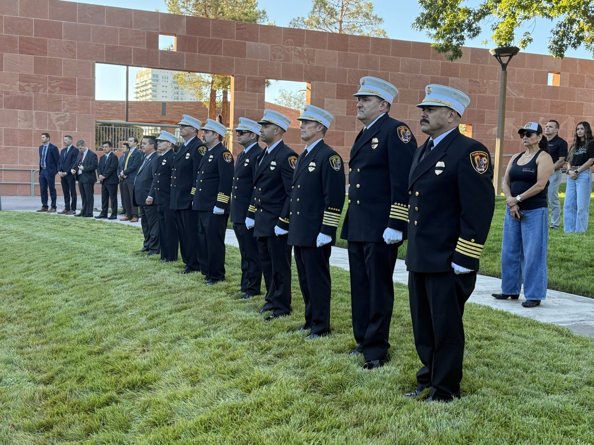 ClarkCountyNV's tweet photo. #AlwaysRemember #NeverForget - Remembering #1October 9 years later.
💜🧡
The Presentation of Colors and comments from Clark County Commission Chairman @MichaelNaft at our Sunrise Remembrance Ceremony. https://t.co/C07G9FJCvj