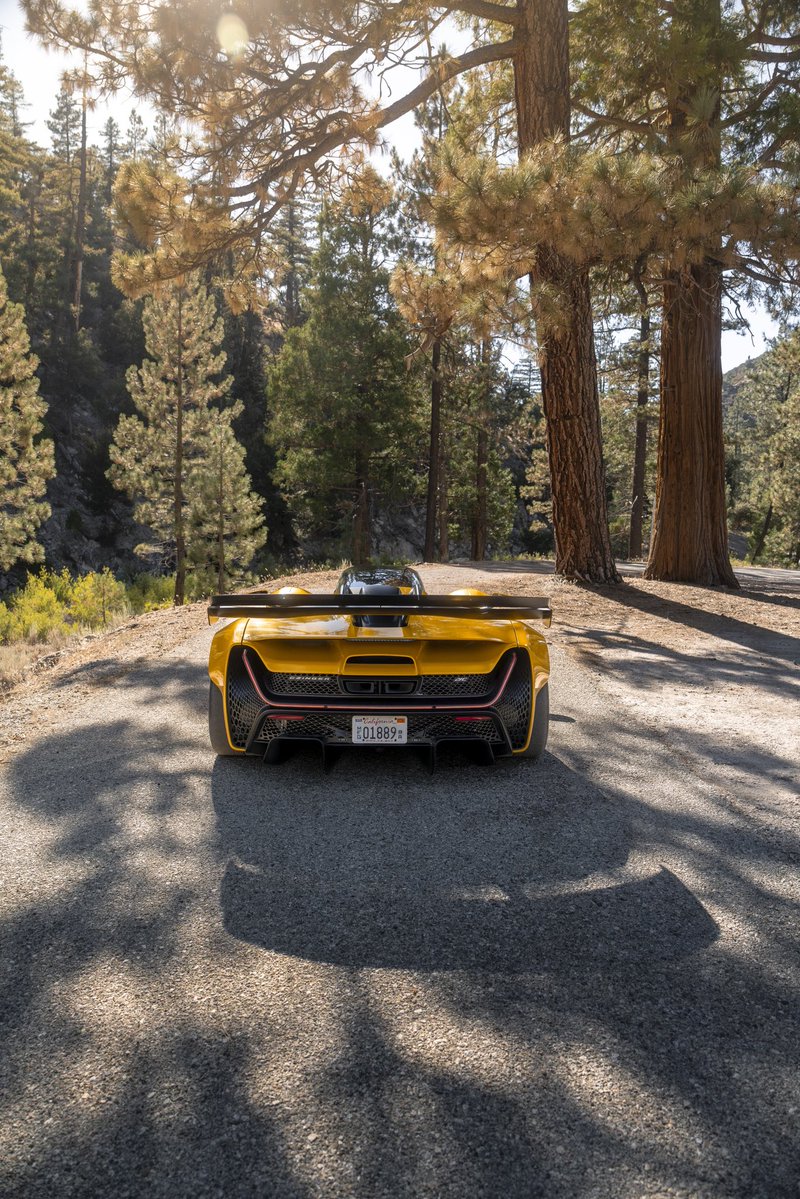 CzingerVehicles's tweet photo. The 21C HDF’s aggressive aerodynamics package maximizes grip at any moment – making it the perfect tool to carve LA’s most famous canyon road.

#Czinger21C #MadeInAmerica #CaliforniaHypercar https://t.co/OVqhv8OHQz