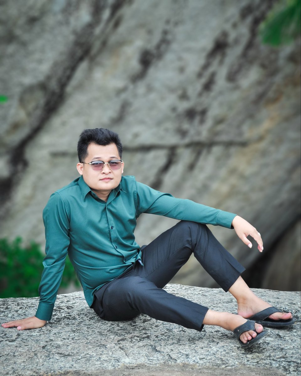 KienVirak's tweet photo. មានអារម្មណ៍បែបណាបើយើងដឹងថា របស់ដែរយើងស្រលាញ់កំពុងតែចាកចេញពីយើងសន្សឹមៗ។
#viral #post #X #trend #man https://t.co/P2jh9D5i48