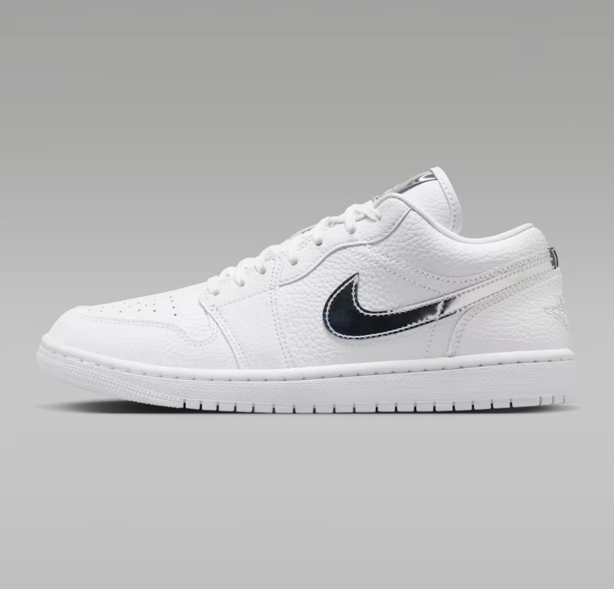 SOLELINKS's tweet photo. Ad: Women's Air Jordan 1 Low SE 'White/Metallic Silver' on sale for $104.97 + FREE shipping => https://t.co/MjZuQgtxBX https://t.co/HPIvymfpik