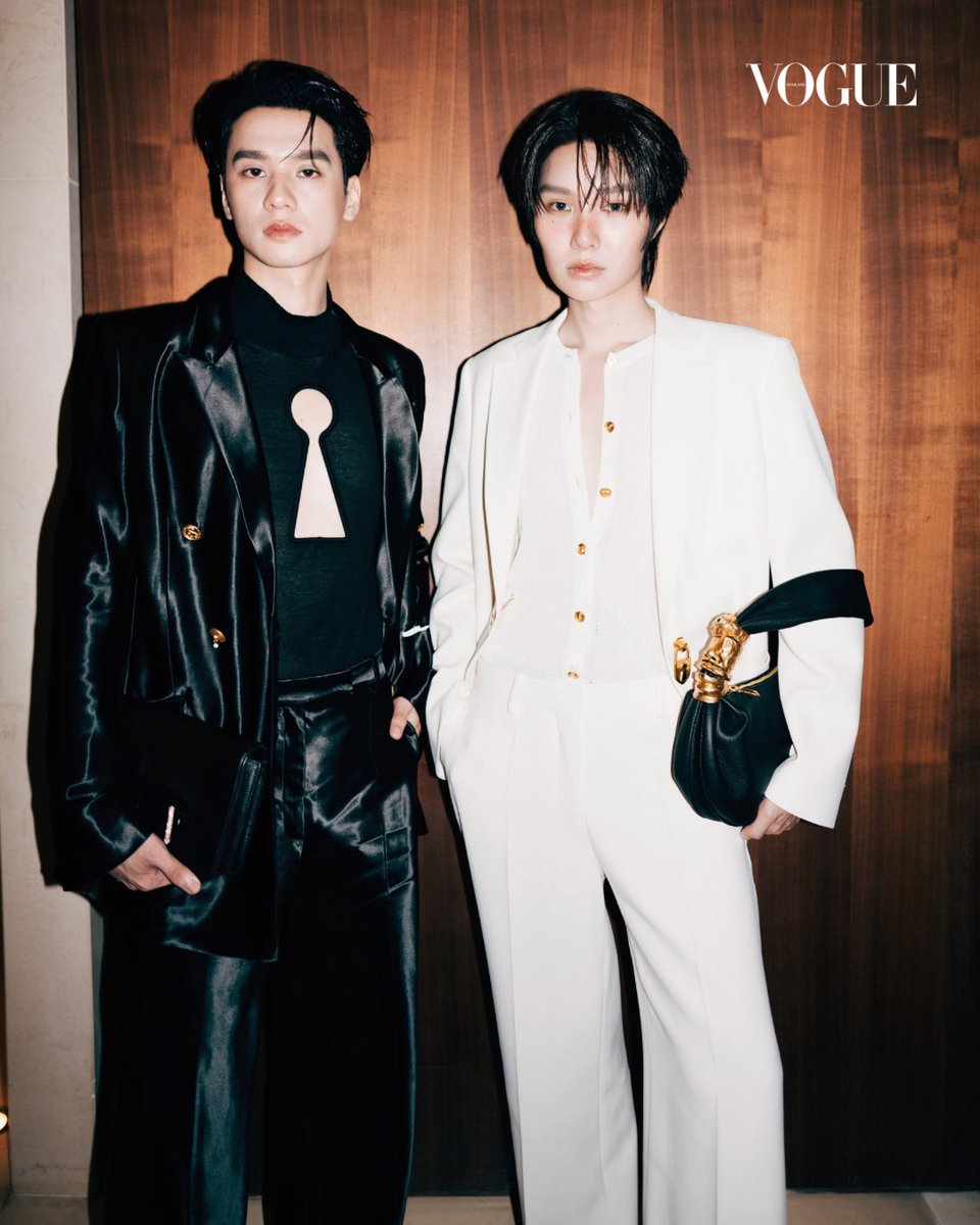 VogueThailand's tweet photo. #VogueFashionWeek รอชมกันได้เลย! เปิดภาพสองหนุ่มสุดฮอต ‘เก่ง-หฤษฎ์’ @harit_keng และ ‘น้ำปิง-นภัสกร’ @nampingnapat ก่อนเข้าร่วมชมโชว์ Schiaparelli คอลเล็กชั่นฤดูใบไม้ผลิ/ฤดูร้อน 2027 ในชื่อ ‘GOING CLEAR’ ผลงานการออกแบบโดย ‘Daniel Roseberry’ ซึ่งโชว์จัดขึ้น ณ Place du Carrousel – Arc de Triomphe du Carrousel side ในวันที่ 1 ตุลาคม 2026 เวลา 19.00 น. (ตามเวลาปารีส) หรือตรงกับเวลาไทยคือ เที่ยงคืน 00.00 น. ของเช้าวันที่ 2 ตุลาคม แฟนๆ รอติดตามชม และส่งกำลังใจให้ทั้งสองหนุ่มกันแบบจัดเต็ม ไปพร้อมกับโว้กได้เลย #Schiaparelli #SchiaparelliSS27 #KengHarit #nampingster

Photo: @ daan_sachdev