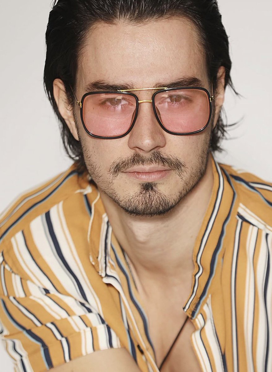 Raulgutierrez's tweet photo. 💪❤️ El joven actor Manuel Masalva reveló que, luego de pasar 105 días hospitalizado y permanecer en coma inducido a causa de una infección bacteriana, sufrió la amputación de dos dedos de los pies debido a problemas de circulación. 🏥

A un año de aquella complicada experiencia, el actor y músico continúa saliendo adelante y demostrando una enorme resiliencia y fortaleza frente a esta difícil situación de salud. 🙏✨

Sin duda, una historia de lucha, recuperación y muchas ganas de seguir adelante. ❤️‍🩹💪