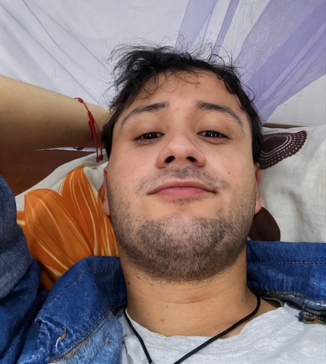 yerito1999's tweet photo. Jajaja ojeras de madrugador https://t.co/MsYuYIORsy