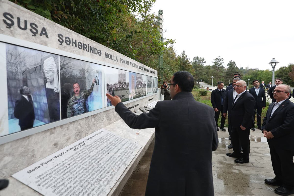 tcsavunma's tweet photo. Millî Savunma Bakanı Yaşar Güler, Azerbaycan Savunma Bakanı Orgeneral Zakir Hasanov ve Gürcistan Başbakan Yardımcısı ve Savunma Bakanı Irakli Chikovani, yarın düzenlenecek Azerbaycan-Türkiye-Gürcistan Üçlü Savunma Bakanları Toplantısı öncesinde Şuşa kentinde incelemelerde bulundu.

#MillîSavunmaBakanlığı
#YaşarGüler