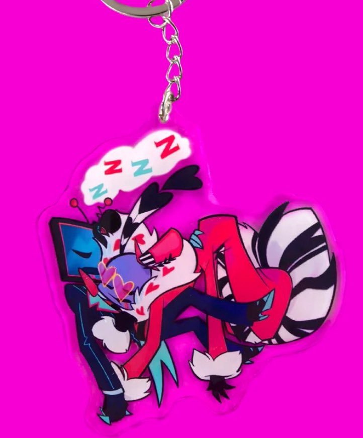 AustaAfterAll's tweet photo. Ah yes. "Val has no compatibility with Vox!" Val, the person who supports Vox, adores him, dances happily with him, and SAVED HIM FROM OFFING HIMSELF... no compatibility here! 

But Alastor? Sure. They argue and ragebait each other all the time. Such compatibility. Very canon! https://t.co/N8HDeb7YIY