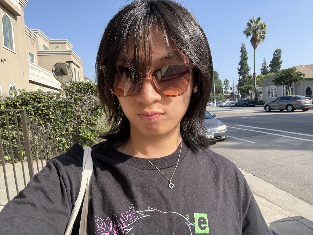 mechemoding's tweet photo. 4 months on HRT today kinda yayy!! https://t.co/TYbJQGK4WB