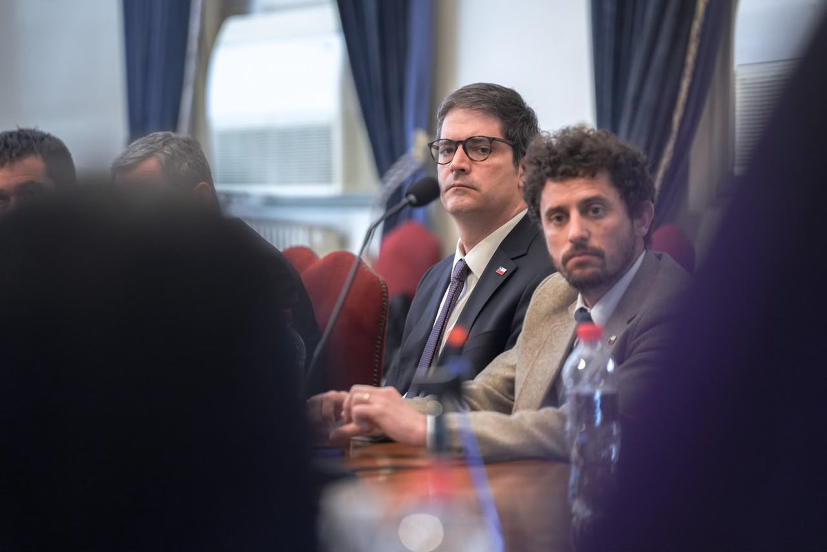 SubseBBNN's tweet photo. El subsecretario Peró participó de una sesión del Consejo Nacional de la Corporación Nacional de Desarrollo Indígena, donde conversó sobre las distintas iniciativas territoriales que lleva el ministerio para la protección e inclusión de pueblos indígenas en el país https://t.co/MwkUn88M5w