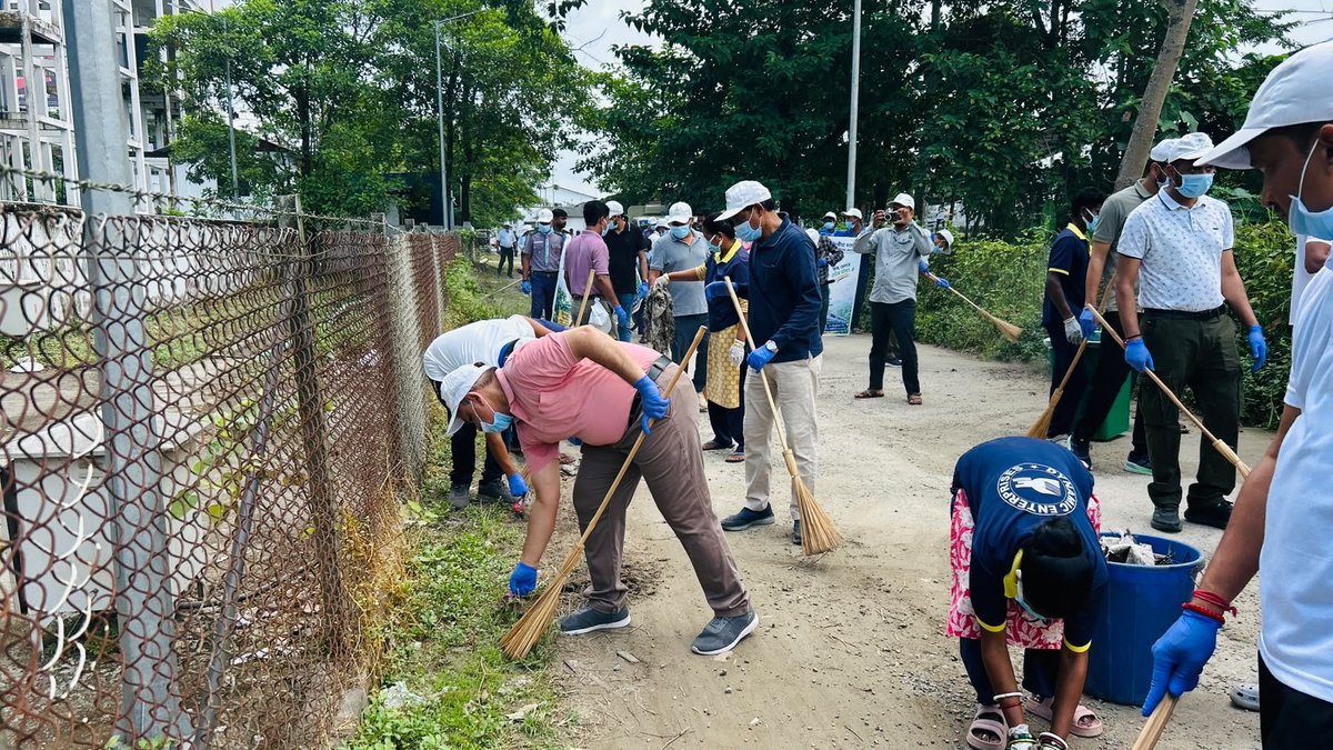 drm_tsk's tweet photo. As part of Swachhata Hi Seva (SHS) 2026, the Division organised the Jan Cleanliness Programme “Ek Din, Ek Ghanta, Ek Saath” at New Tinsukia Station on 01.10.2026, promoting the spirit of cleanliness and collective responsibility. 🧹 https://t.co/gn0VWO0dWt