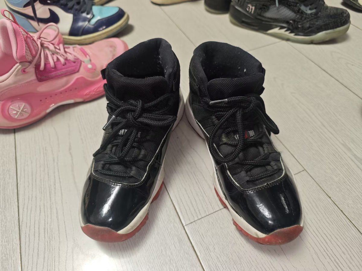 RubbishRul21841's tweet photo. 就一定想搞个抽奖，增加一下热度
点赞评论并关注来参与
在符合条件的上面评论区中随机抽选一位幸运者，光付邮费就好，走闲鱼平台交易，抽中的小伙���注意留意私信，如果2天内未回复，将会顺延至下一个名额 https://t.co/C0sZ4Kj4UY