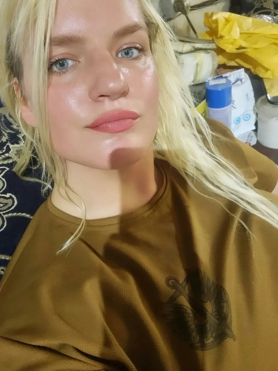Tatou_Ania's tweet photo. Сьогодні, 1 жовтня, це набагато більше, ніж просто дата. У цей день Дня захисників і захиisnich України, свята Покрови Пресвятої Богородиці та Дня українського козацтва я відчуваю величезну гордість.

Я пишаюся тим, що належу до родини морської піхоти і борюся сьогодні на нашій землі за нашу свободу. 🇺🇦

Цю силу я не вигадала — вона тече в моїх жилах. Мій дідусь був козаком, і це величезна честь — нести в собі кров моїх предків, цих воїнів, закоханих у свободу, які ніколи не корилися.

Під захистом Пресвятої Богородиці, заступниці наших захисників крізь віки, ми продовжуємо боротьбу. Вчора, як і сьогодні, світло переможе темряву.

За Україну, за наші сім'ї, за нашу свободу! ✊