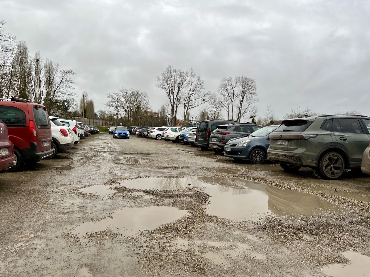 DimensionParcs's tweet photo. Le parking du @ParcAsterix augmente de 5 € et coûte désormais 25 € par véhicule et par jour. https://t.co/8RbDRPTfZN