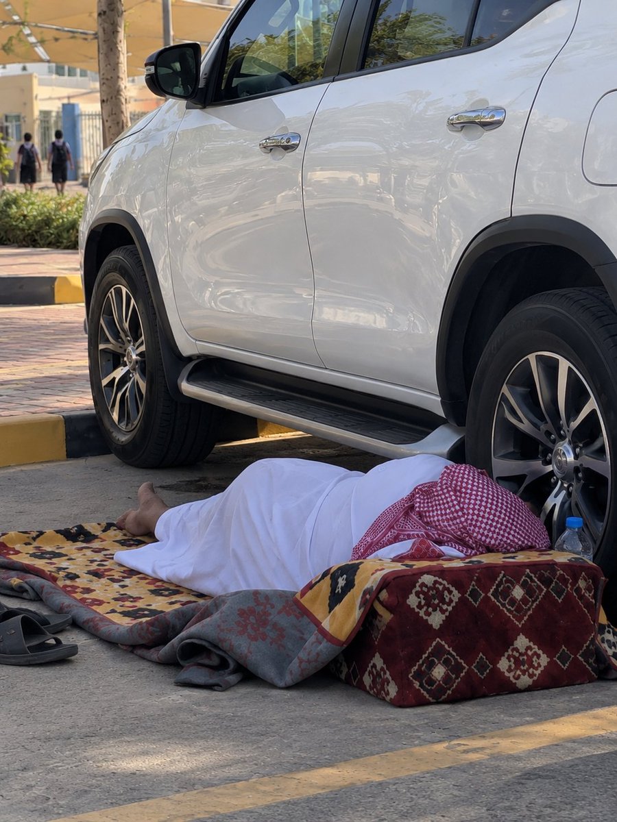 chrisoElliot's tweet photo. ياربي ياقساوة بعض البشر 💔💔 https://t.co/LE85kt2Xzc