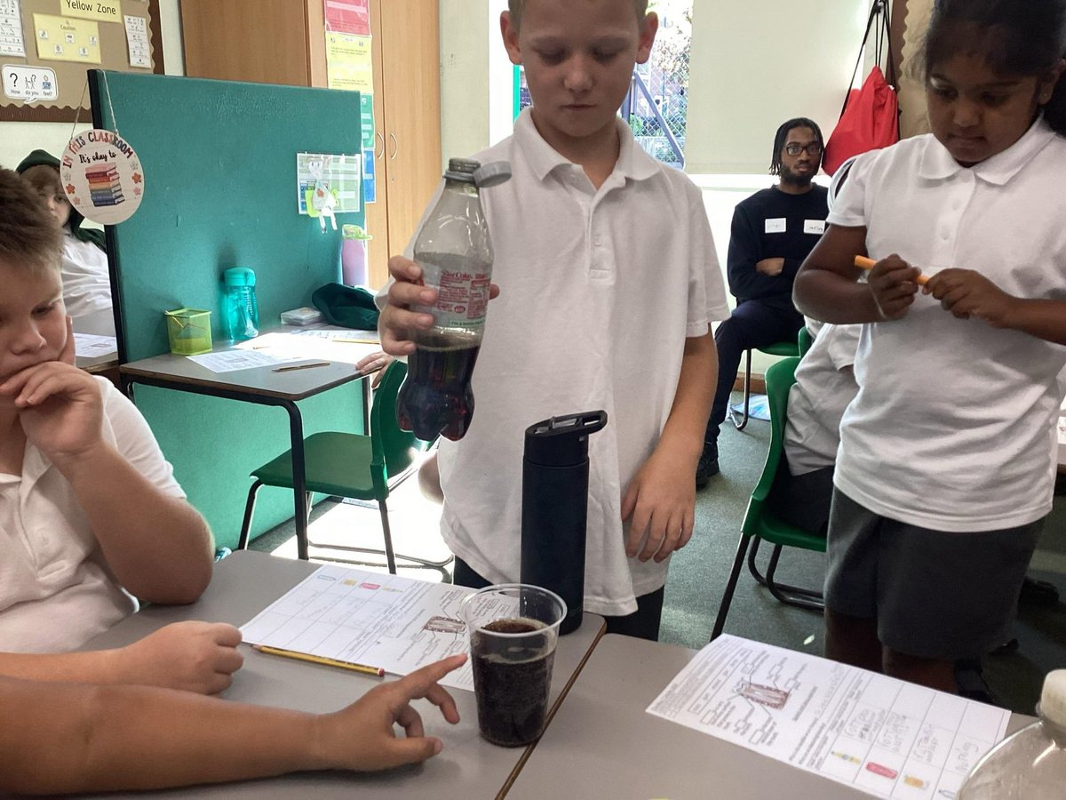 ForestersPS's tweet photo. Year 4 kicked off an exciting experiment in Science today! 🧪🦷
We've been investigating the effects of sugary drinks on tooth decay—using eggshells to represent our teeth! We can't wait to monitor the results over the next week!🤔💡
#PrimaryScience #Year4 #STEMinSchools #HandsOnLearning #ToothDecayExperiment