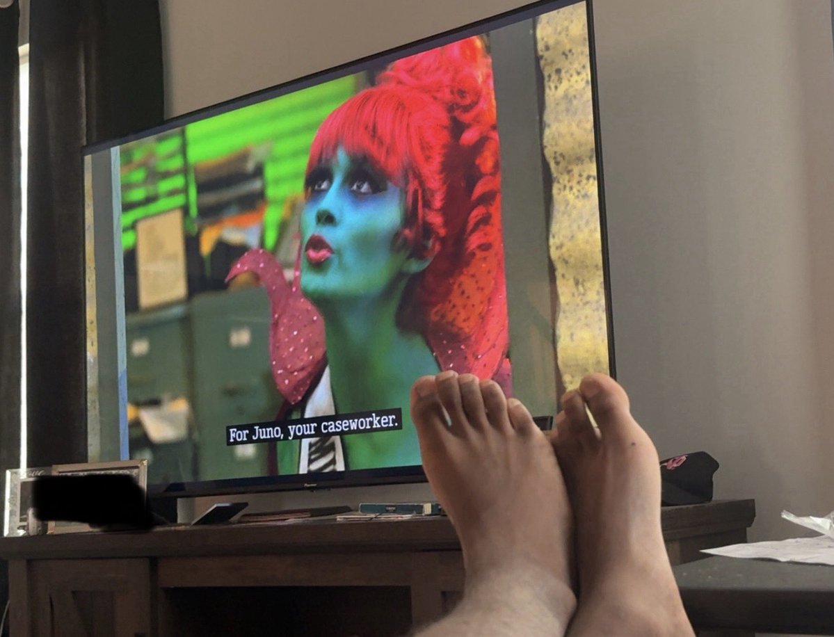 dirtymannn's tweet photo. starting of halloween season with some classics and all i need is someone to be under my soles 🎃

#feet #malefeet #malefootfetish #boyfeet #blackfeet #gamerfeet #toes #gayfeet #footjob https://t.co/uy64FZMei9
