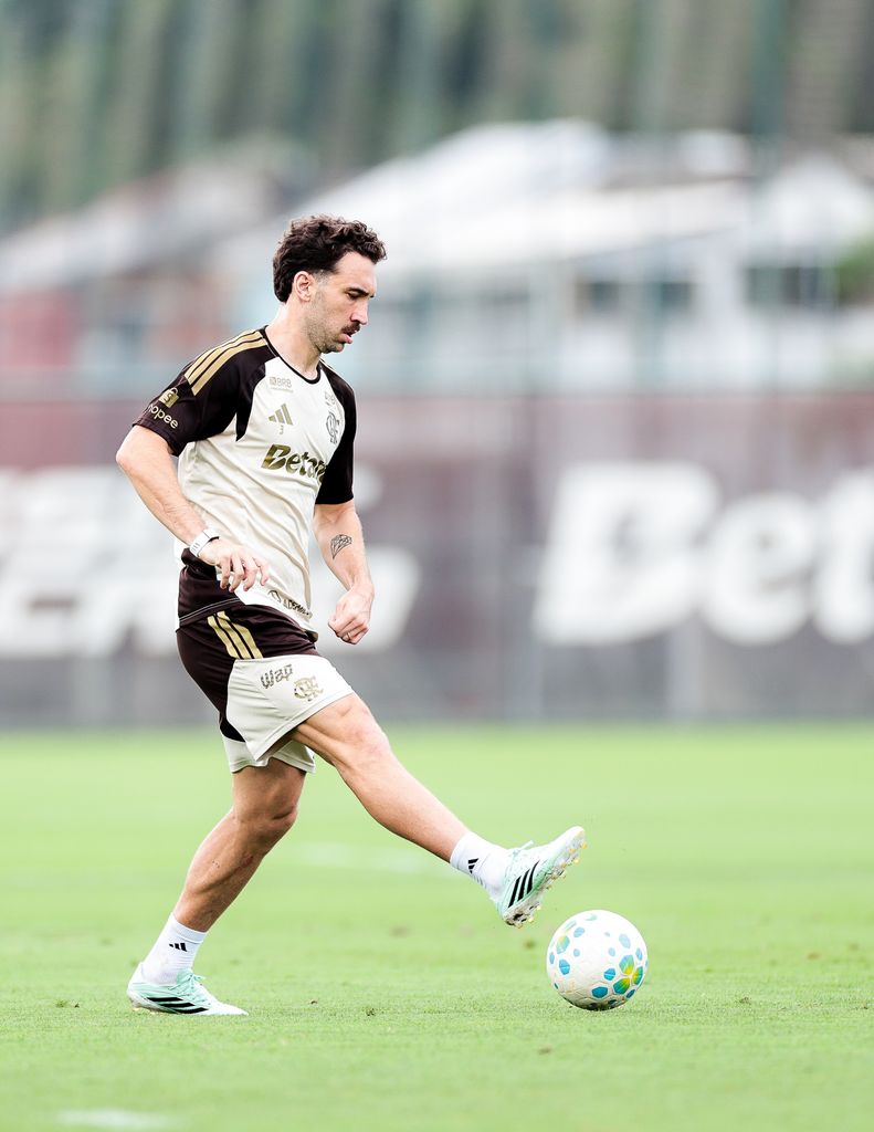 flamengandorj's tweet photo. Flamengo treina, nesta quinta (01), no Ninho do Urubu. https://t.co/dvSd4cszCe