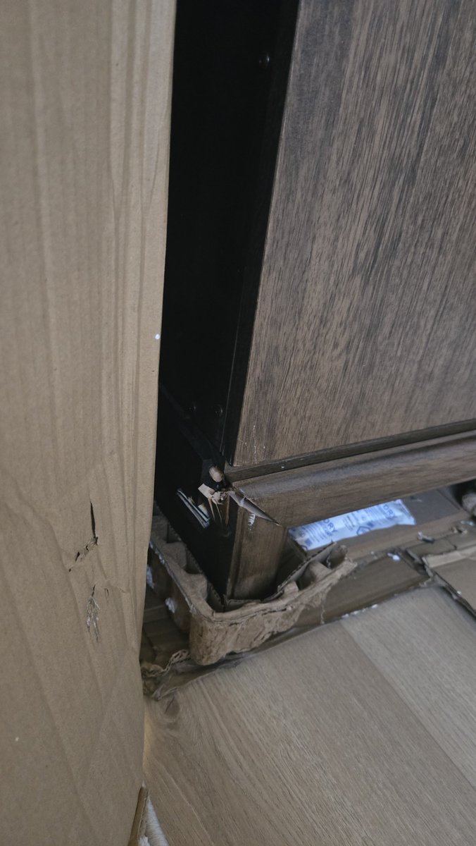 egkatkic's tweet photo. @Urban_Barn 2 consecutive deliveries damaged. My dresser’s been boxed for a month with a broken leg, and today my 11ft sectional arrived missing leg threading—completely unusable. Told to wait "1-2 business days" while hosting family w/ serious medical needs. Unacceptable https://t.co/6ENmrisBOg