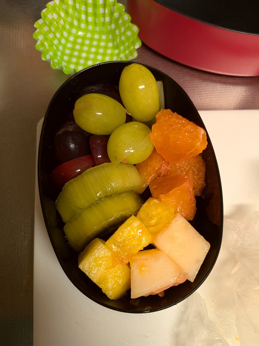 yachiyookada's tweet photo. さて、
ベストは尽くしました。
ママはとても頑張りました。
この中で好きなものを食べてくれたら
嬉しいけど
食べれなくても
ママはベストを尽くしました。

それでもアイスに勝てなかったら
次回はアイスをつくります。 https://t.co/JsGunamrpf