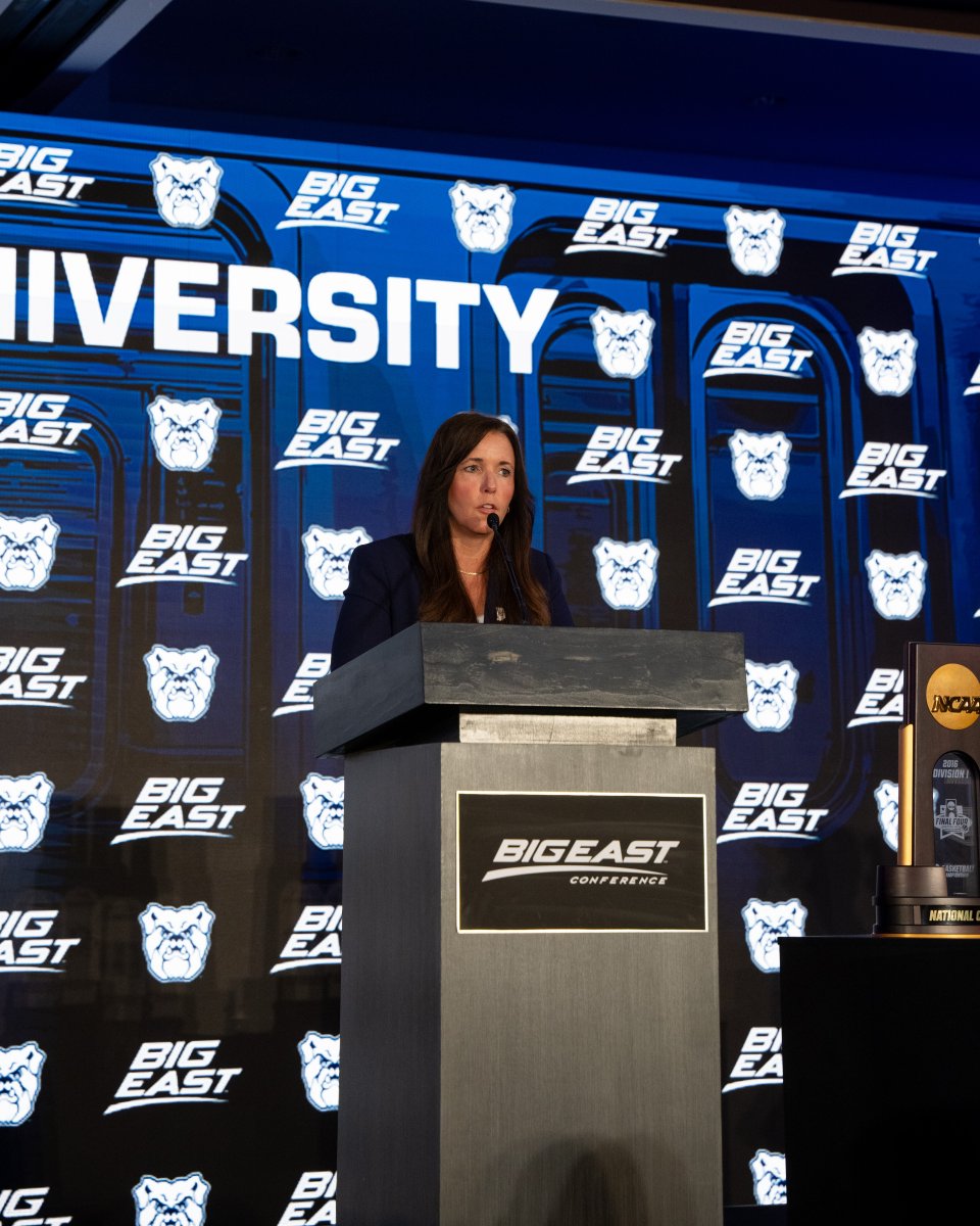 ButlerUWBB's tweet photo. Media Day moments 🤩 https://t.co/ey1fAZWVIH