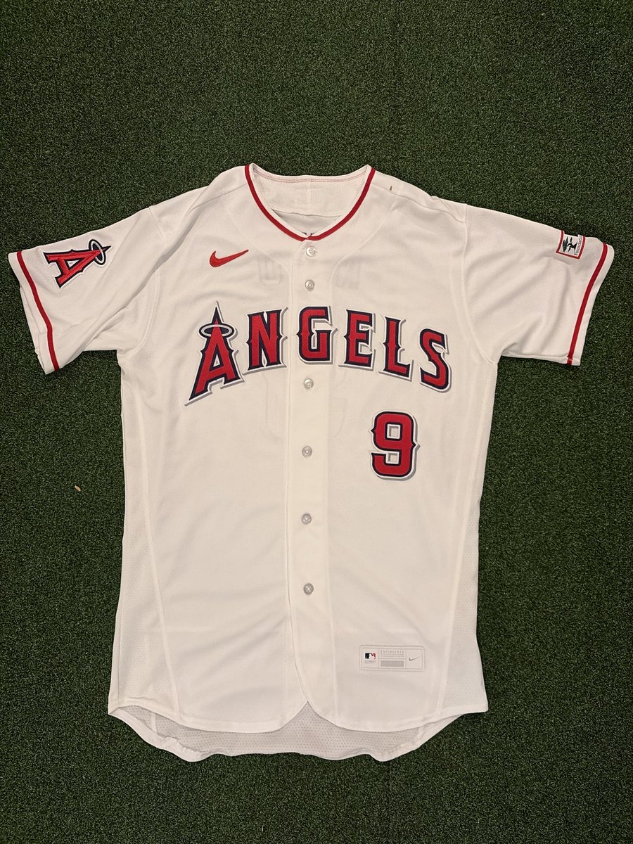 RampIVMem's tweet photo. Bobby told the story, now here are the pieces.

A signed Zach Neto Angels uniform, a newspaper featuring Nolan Ryan on the cover signed by Ryan himself, and a still-wrapped Mother’s Cookies Nolan Ryan Angels card.

One story. One lot. Straight from the collection. https://t.co/y4KjnnTFAC