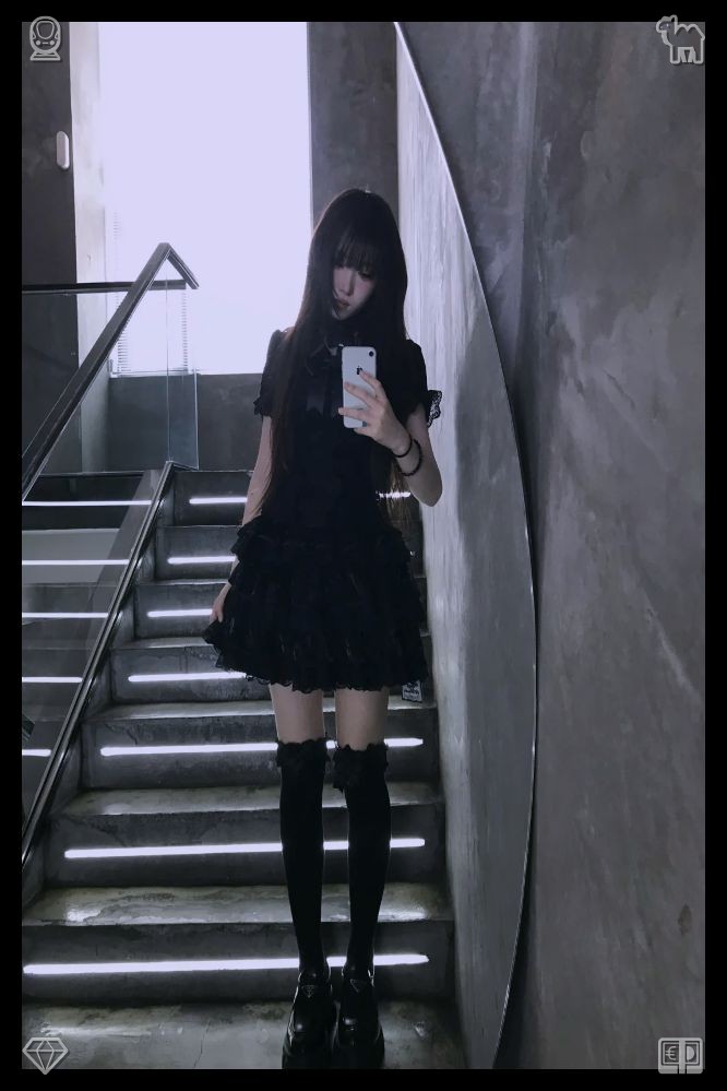 qhui0906's tweet photo. 👒Dominoes with Brother The dominoes are fascinatingI cast again, and the line goes taut immediately. I reel in, feeling a strong pull, and this time, I know it’s a big bass. It fights hard, twisting and turning, but I keep steady, guiding it toward the boat. https://t.co/894DdaHTUL