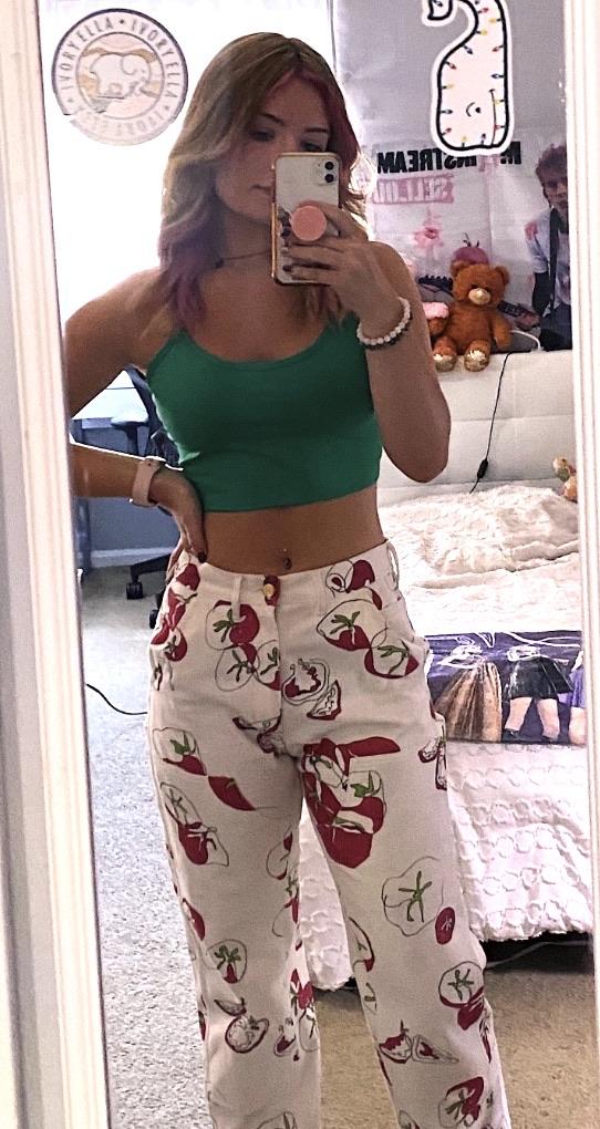 girlycravings's tweet photo. from abs to rolls 🥵🎂 (blondiee188)

#ssbbw #feedee #curvy https://t.co/gaMeTrCSvv