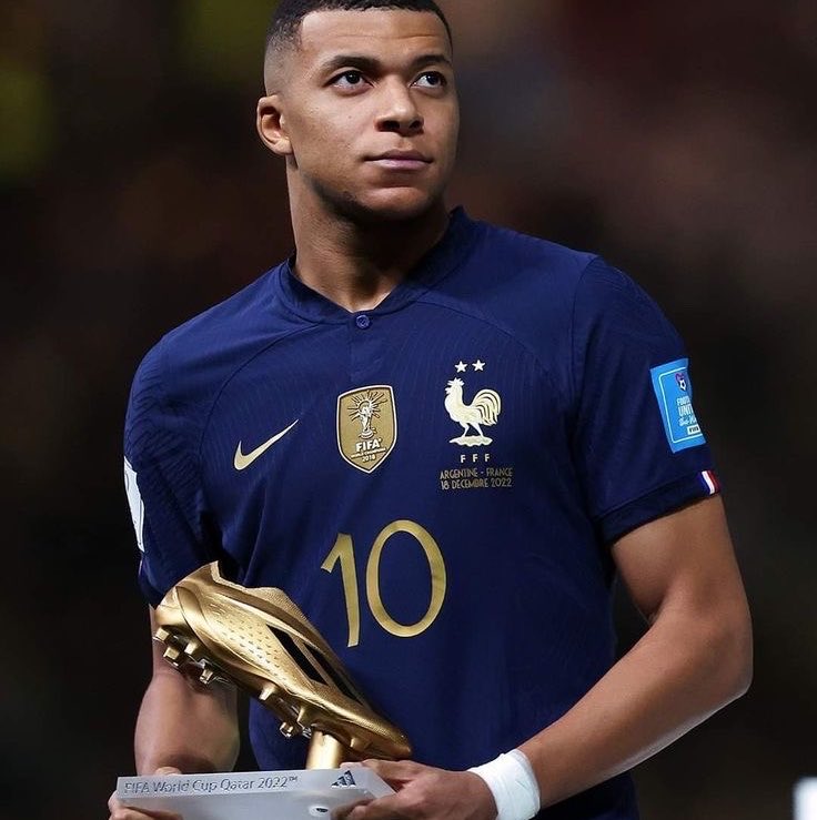 bluebluekm's tweet photo. mind you mbappé owns the world cup lol https://t.co/fQHnrdmhwe