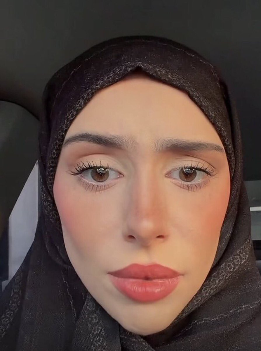 Gonsch9's tweet photo. فيسها يلسع خلايا عقلك ياخنزييير🐽😵‍💫✨ https://t.co/RMcKDxmKrZ