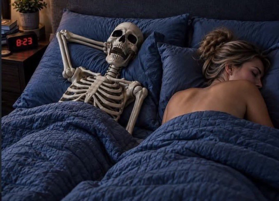doublenattn's tweet photo. Waiting for your wife to make the first move https://t.co/JvqHa8HsGB