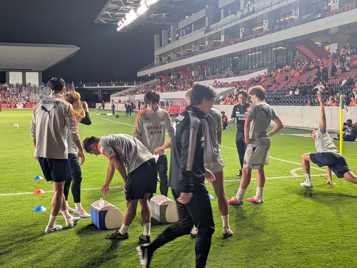 mamamam4949's tweet photo. さすが加賀百万石の金沢、って唸るような見事なスタジアムをもっともコスパの良いタイミングで建てたんですけど？

今なら200億出してもこのレベルの競技場造れないよ？ https://t.co/Tizbge0NQp