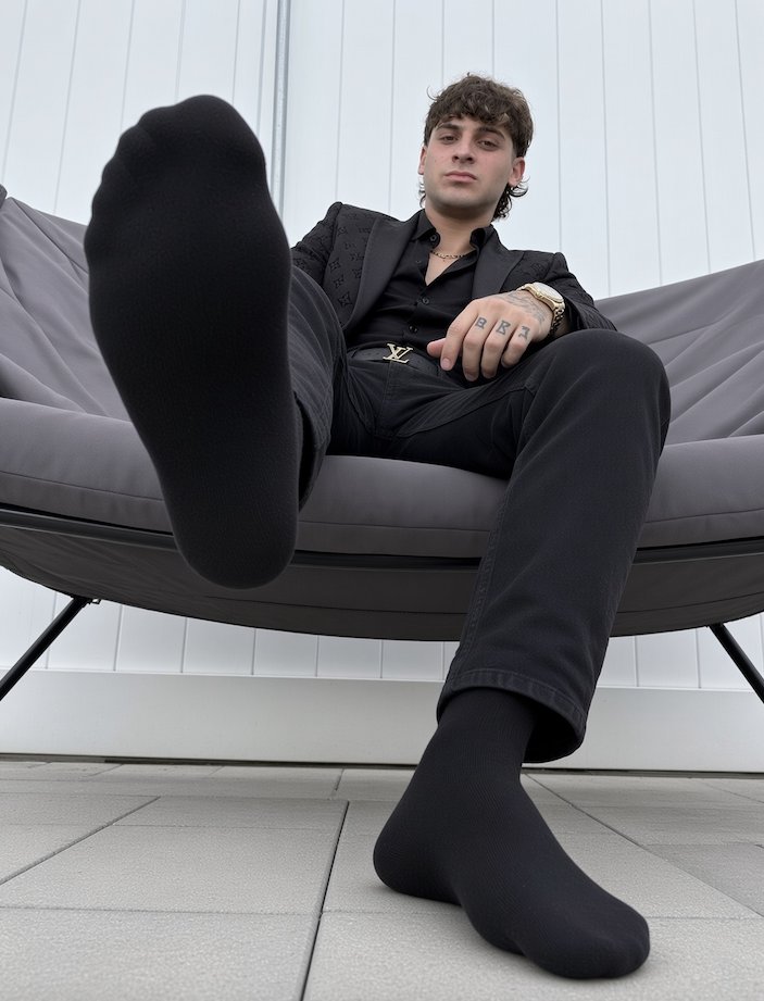 MasterJockPromo's tweet photo. Master Joe @onlymasterjoe is the best Master and the King of FinDom. Master is super dominant, cocky and masculine. Master's handsome face, bulging biceps, dominant personality, godly feet, athletic body, hairy chest and armpits are unmatched. Approach Master respectfully. Serve, obey, and worship the King! @alphavid