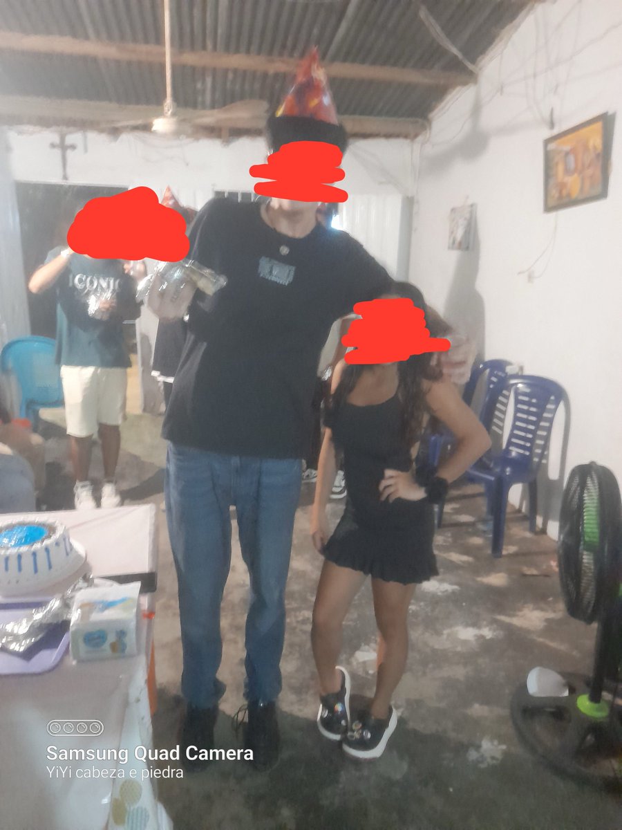 arrgeeeee's tweet photo. Hace un año, la que estaba al lado mío me llevaba 4 años https://t.co/vHhWu447bV