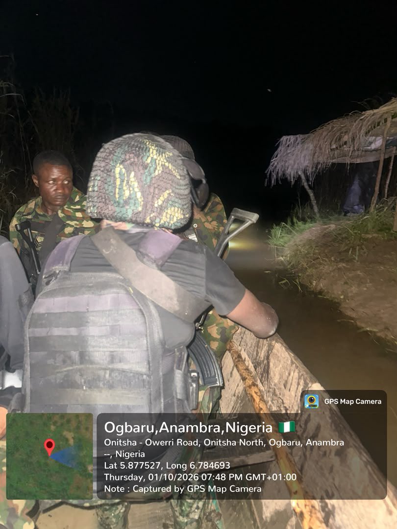 ZagazOlaMakama's tweet photo. Troops storm suspected IPOB-linked camp across treacherous waters in Anambra, recover arms, explosives materials

By Zagazola Makama

Troops of the Nigerian Army, in a daring operation involving a river crossing into a difficult forest terrain, have stormed a suspected criminal camp in Abator, Ogbaru Local Government Area of Anambra State, recovering a cache of firearms, ammunition and materials suspected to be associated with improvised explosive device (IED) production.

The operation, conducted on Oct. 1, followed the rescue of three persons abducted in the Osakwa General Area of Ihiala Local Government Area, in an incident that triggered a security response involving troops and local security volunteers.

According to the sources, troops of 185 Battalion, working alongside the local security volunteers, conducted a follow-up operation at about 5:30 a.m. on Oct. 1 and arrested a suspected member of the kidnapping syndicate, identified as Sunday Obi.